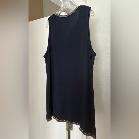 J.Jill Sleeveless Navy Top XL - Floral Stitching on Placket and Bottom Hem. - Picture 3 of 7